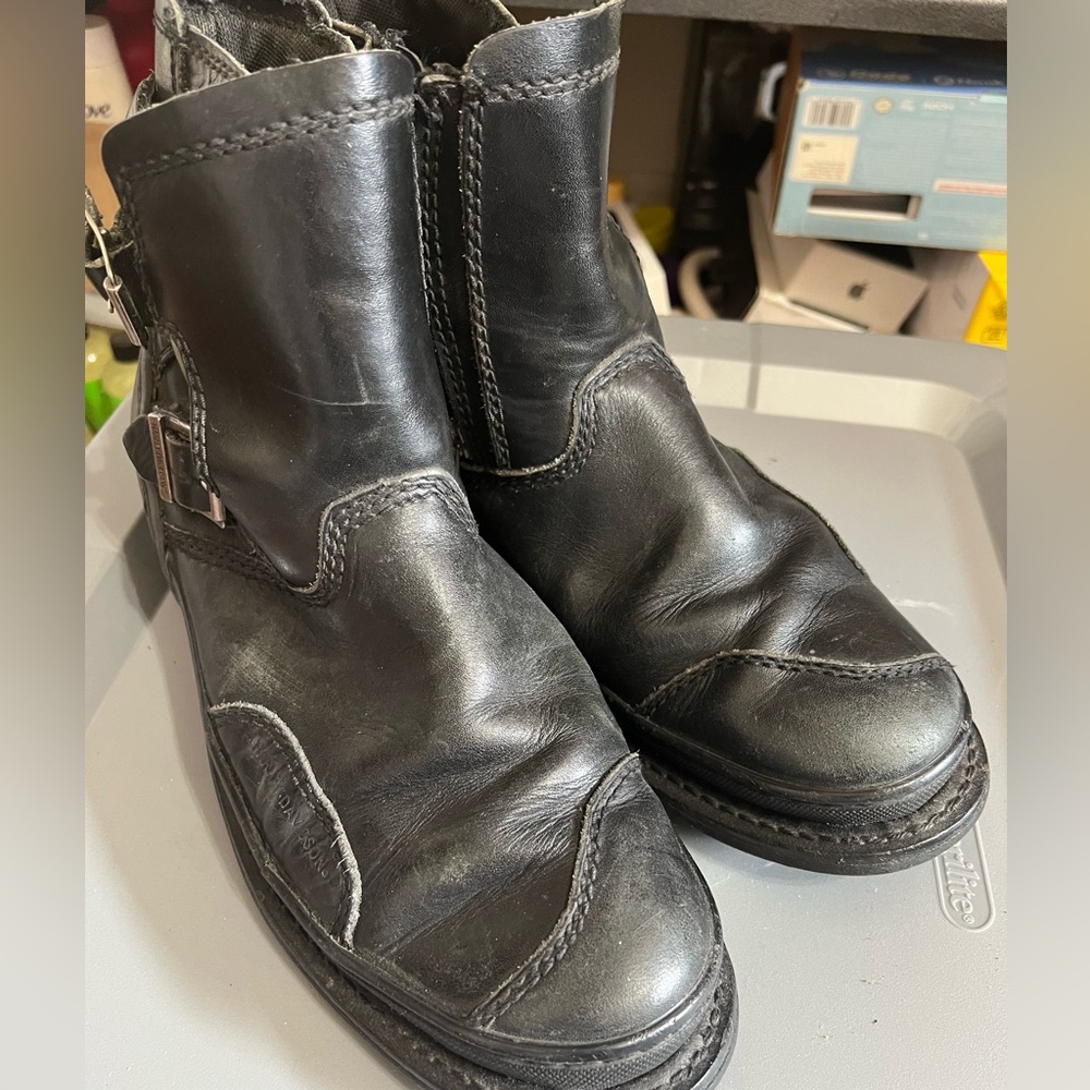 HARLEY DAVIDSON 
MOTORCYCLES BOOTS 
ORIGINAL 
SIZE 11 
Minor wear 
Thick leather